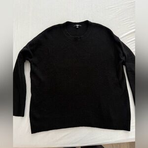 Uniqlo Men's Black Crewneck Sweater